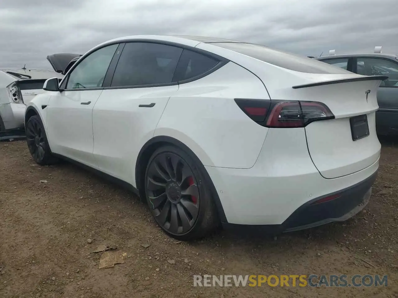 2 Photograph of a damaged car 7SAYGDEFXNF375585 TESLA MODEL Y 2022