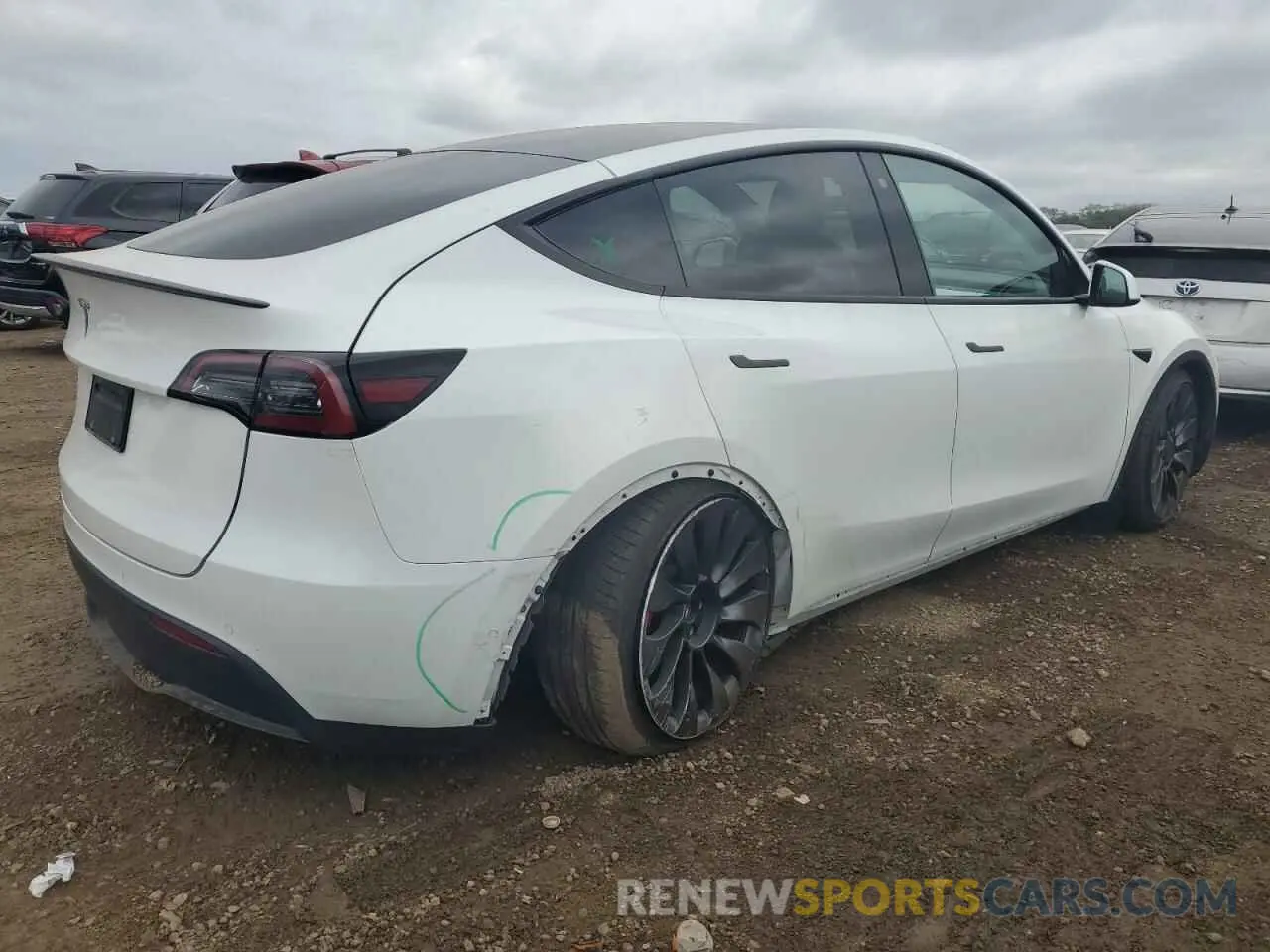 3 Photograph of a damaged car 7SAYGDEFXNF375585 TESLA MODEL Y 2022