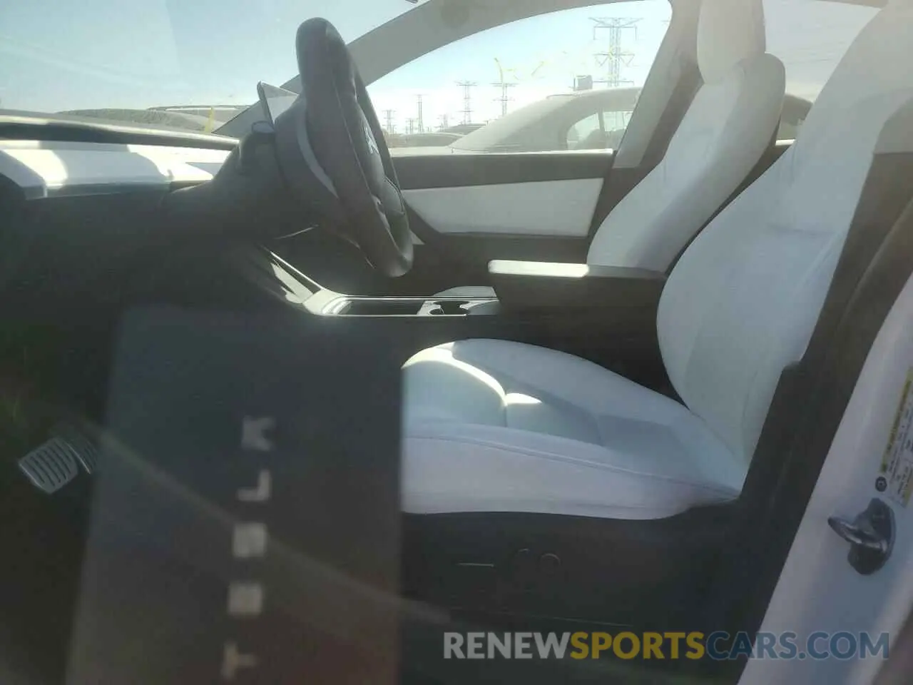 7 Photograph of a damaged car 7SAYGDEFXNF375585 TESLA MODEL Y 2022