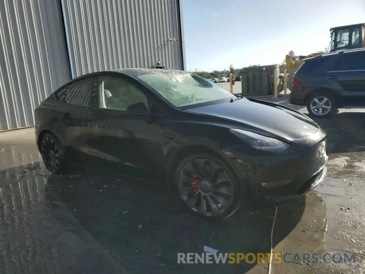 4 Photograph of a damaged car 7SAYGDEFXNF383167 TESLA MODEL Y 2022