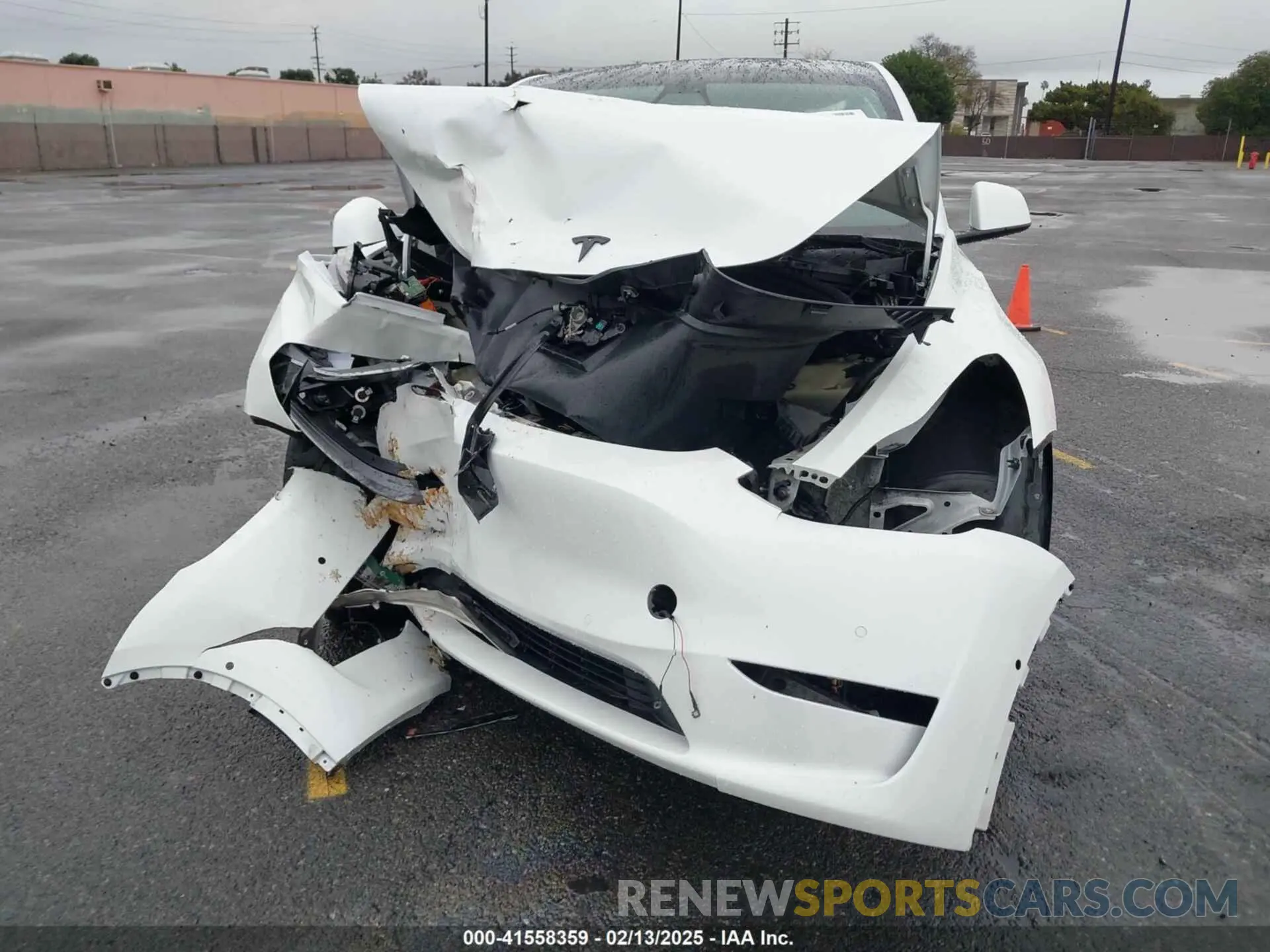 11 Photograph of a damaged car 7SAYGDEFXNF384268 TESLA MODEL Y 2022