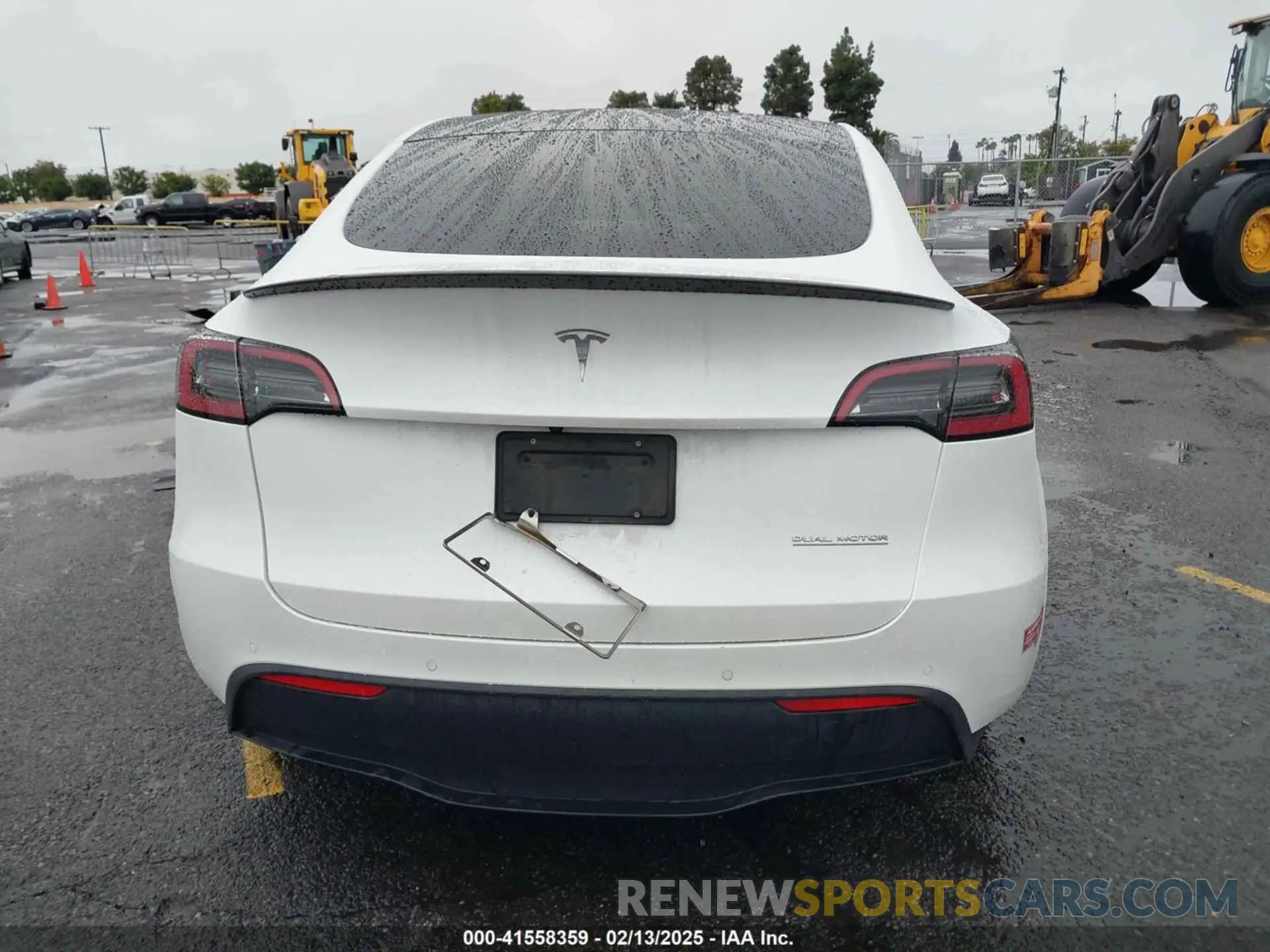 15 Photograph of a damaged car 7SAYGDEFXNF384268 TESLA MODEL Y 2022