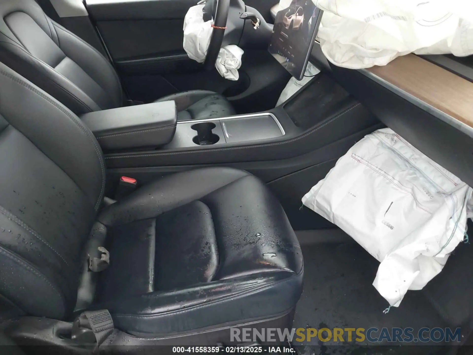 5 Photograph of a damaged car 7SAYGDEFXNF384268 TESLA MODEL Y 2022