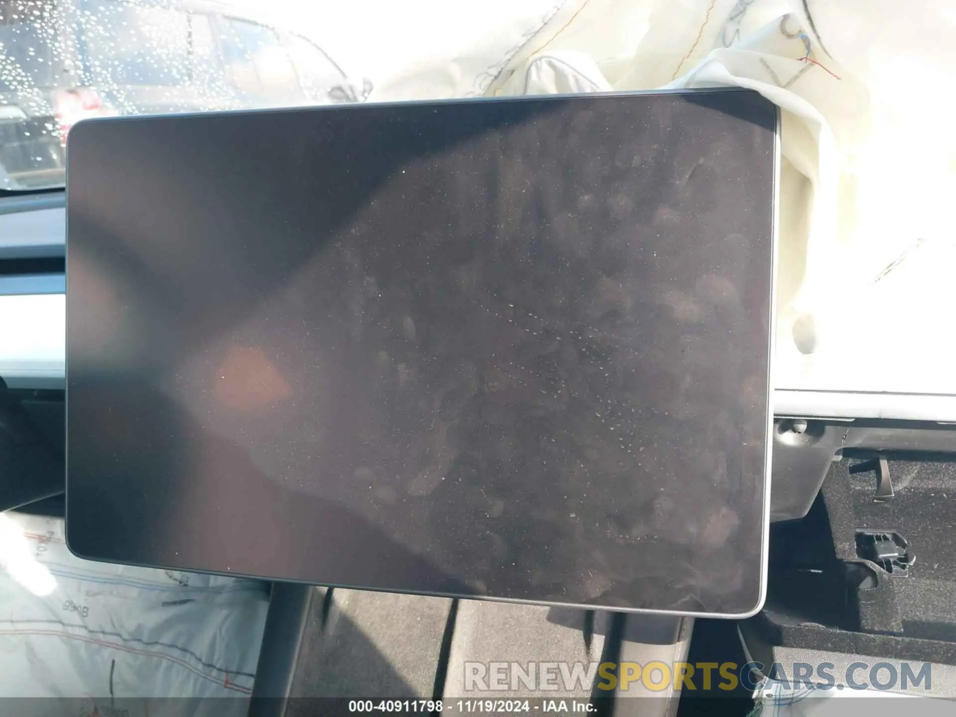 14 Photograph of a damaged car 7SAYGDEFXNF403966 TESLA MODEL Y 2022