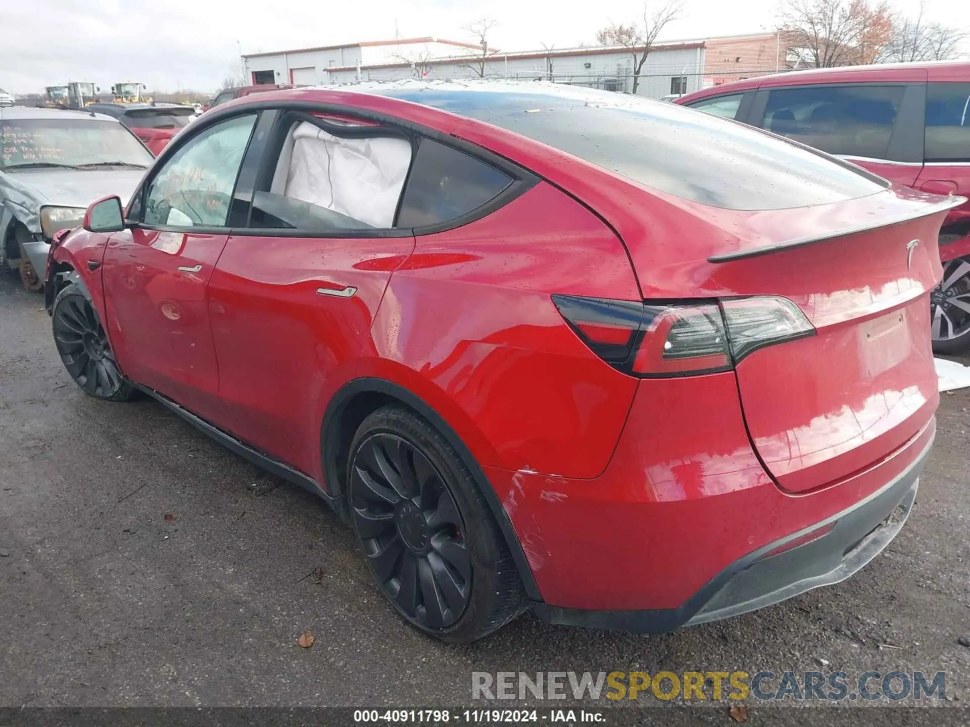 3 Photograph of a damaged car 7SAYGDEFXNF403966 TESLA MODEL Y 2022