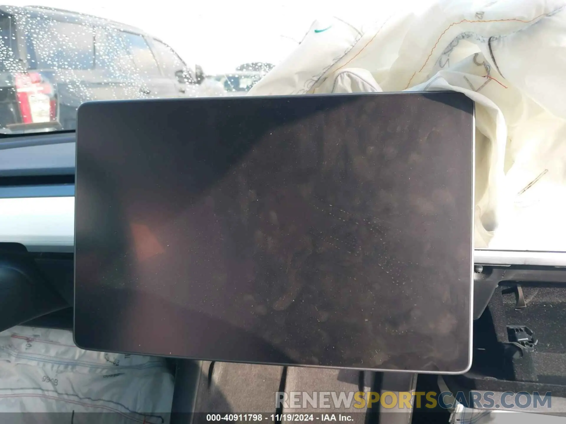 7 Photograph of a damaged car 7SAYGDEFXNF403966 TESLA MODEL Y 2022