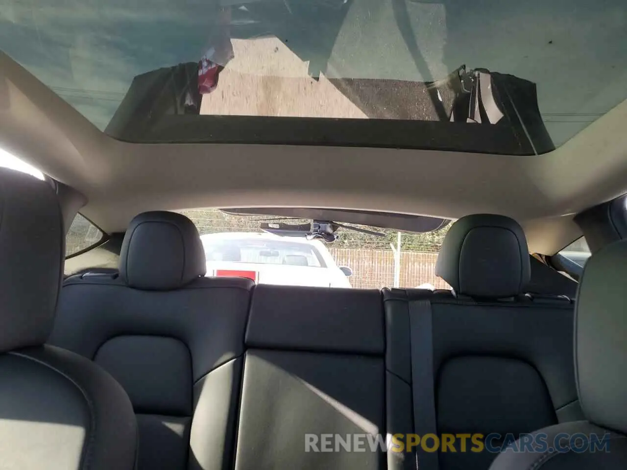 10 Photograph of a damaged car 7SAYGDEFXNF406060 TESLA MODEL Y 2022
