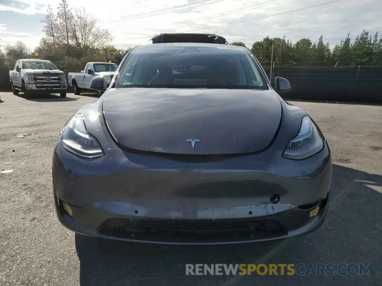 5 Photograph of a damaged car 7SAYGDEFXNF406060 TESLA MODEL Y 2022