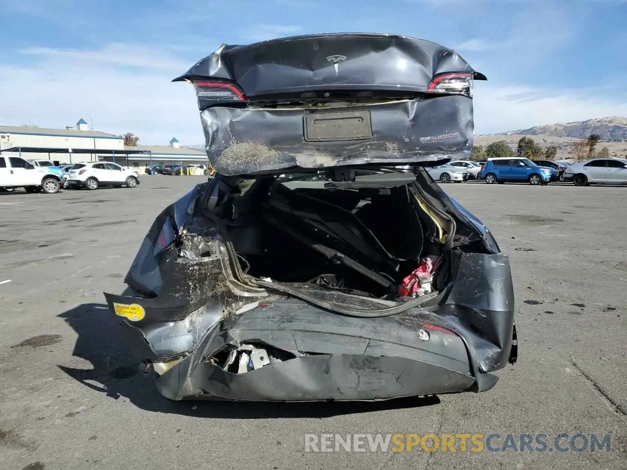 6 Photograph of a damaged car 7SAYGDEFXNF406060 TESLA MODEL Y 2022