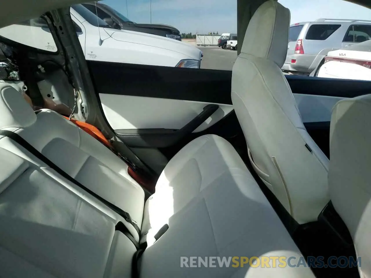 10 Photograph of a damaged car 7SAYGDEFXNF410528 TESLA MODEL Y 2022