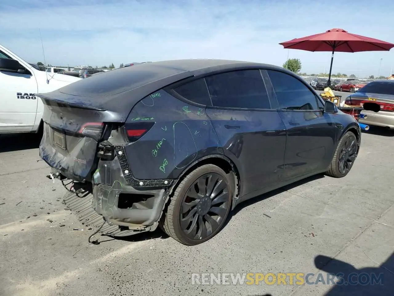 3 Photograph of a damaged car 7SAYGDEFXNF410528 TESLA MODEL Y 2022