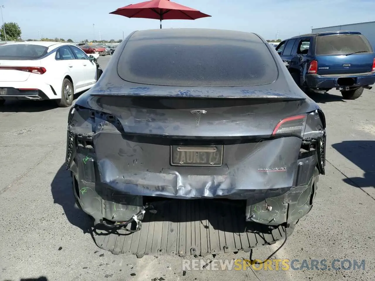 6 Photograph of a damaged car 7SAYGDEFXNF410528 TESLA MODEL Y 2022