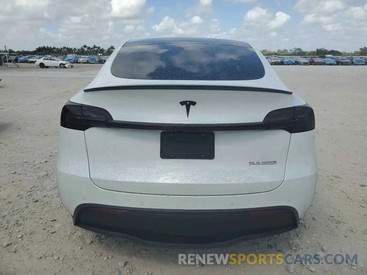 6 Photograph of a damaged car 7SAYGDEFXNF410531 TESLA MODEL Y 2022