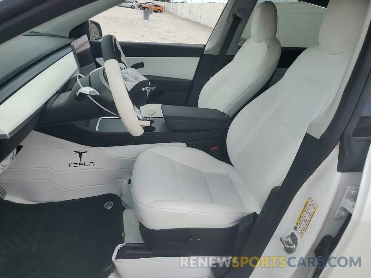 7 Photograph of a damaged car 7SAYGDEFXNF410531 TESLA MODEL Y 2022