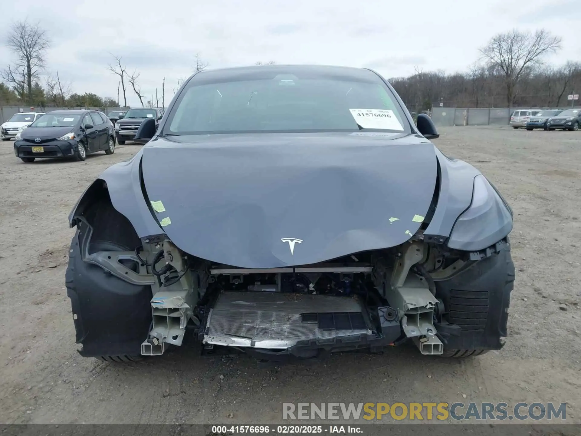 12 Photograph of a damaged car 7SAYGDEFXNF444386 TESLA MODEL Y 2022