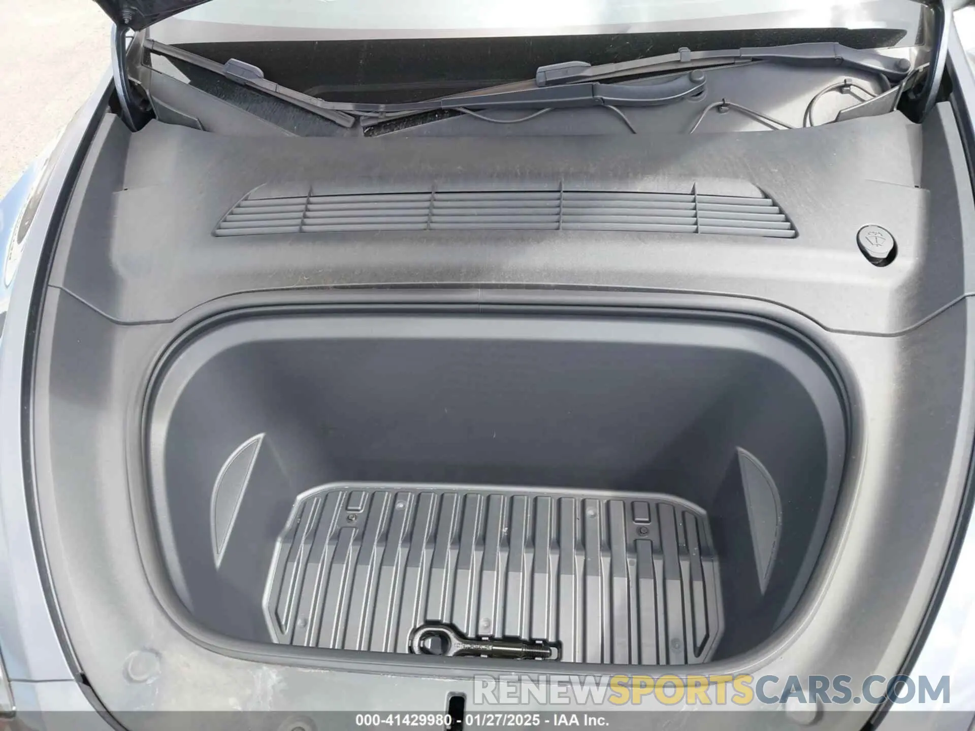10 Photograph of a damaged car 7SAYGDEFXNF452231 TESLA MODEL Y 2022