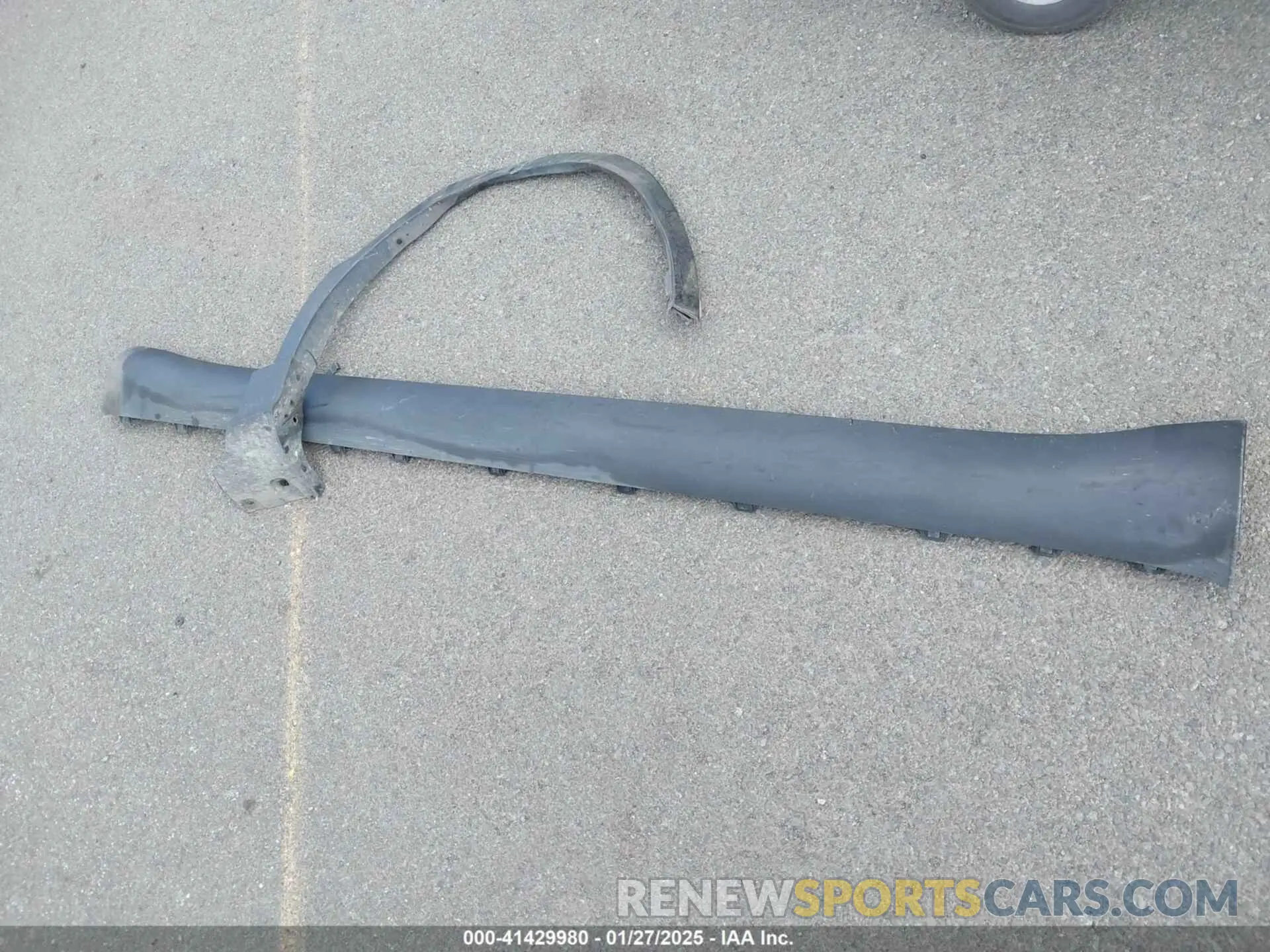 12 Photograph of a damaged car 7SAYGDEFXNF452231 TESLA MODEL Y 2022