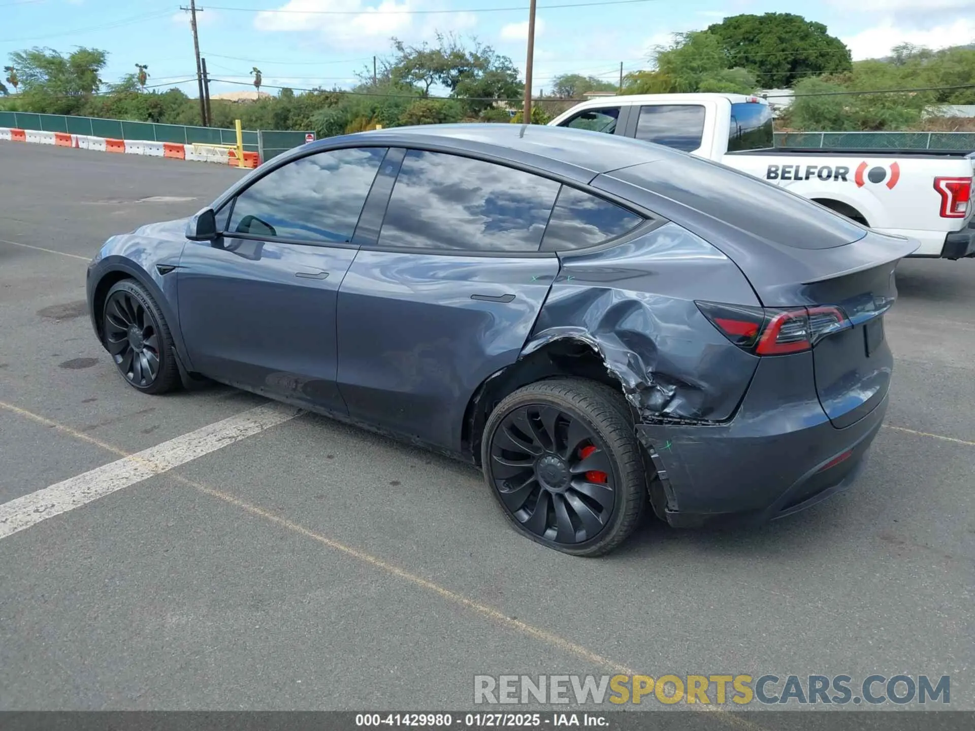 3 Photograph of a damaged car 7SAYGDEFXNF452231 TESLA MODEL Y 2022
