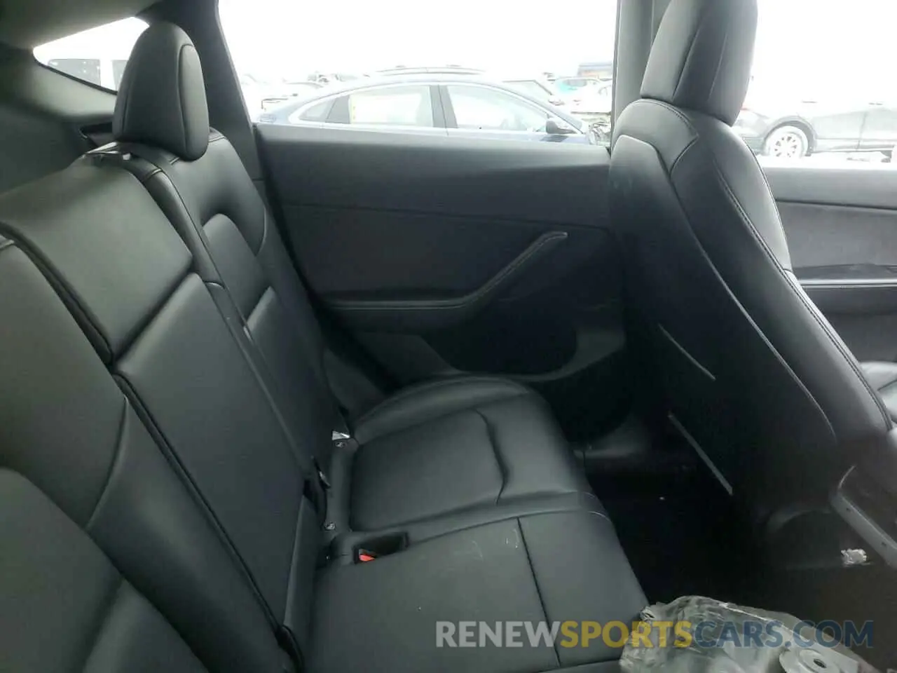 10 Photograph of a damaged car 7SAYGDEFXNF452388 TESLA MODEL Y 2022