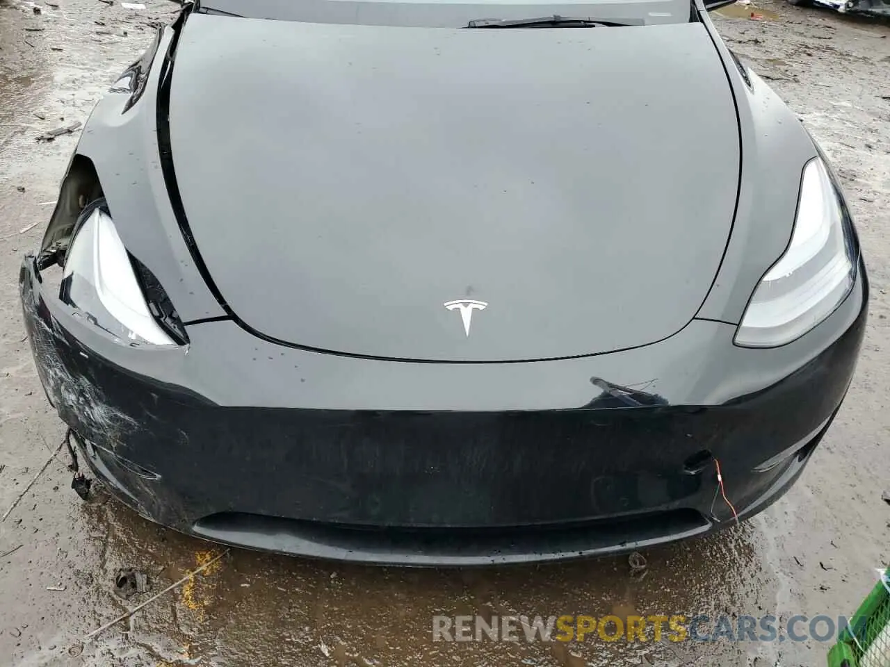 11 Photograph of a damaged car 7SAYGDEFXNF452388 TESLA MODEL Y 2022