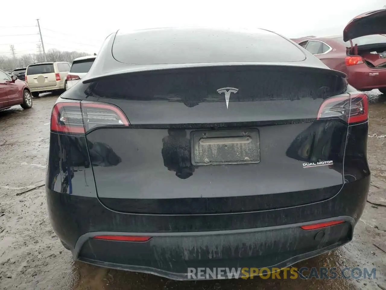 6 Photograph of a damaged car 7SAYGDEFXNF452388 TESLA MODEL Y 2022