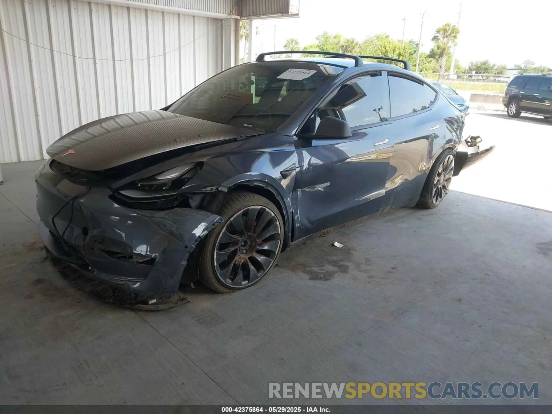 2 Photograph of a damaged car 7SAYGDEFXNF460460 TESLA MODEL Y 2022