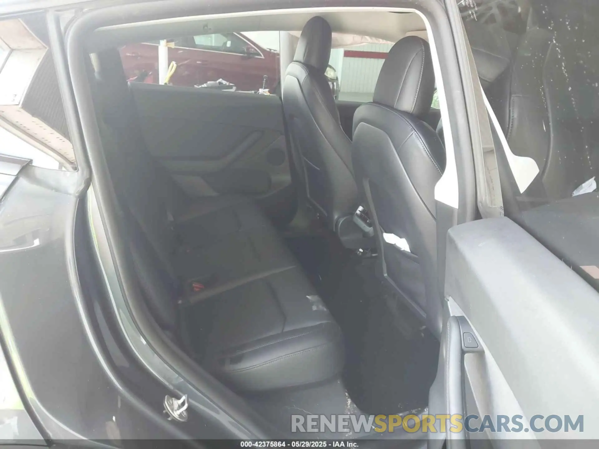 8 Photograph of a damaged car 7SAYGDEFXNF460460 TESLA MODEL Y 2022