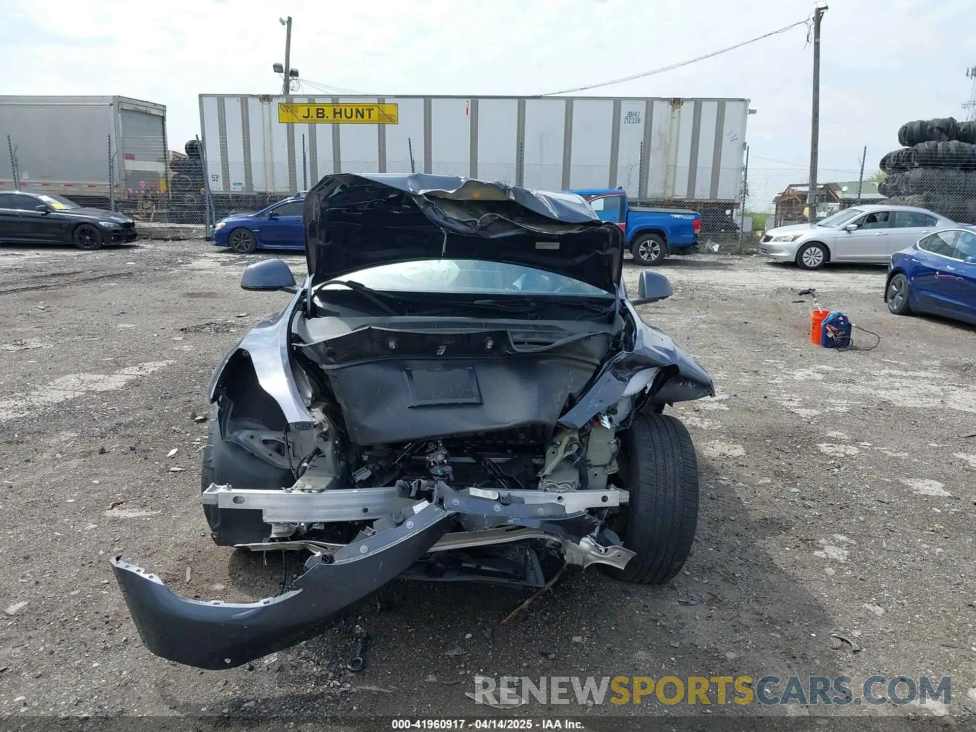 12 Photograph of a damaged car 7SAYGDEFXNF462693 TESLA MODEL Y 2022