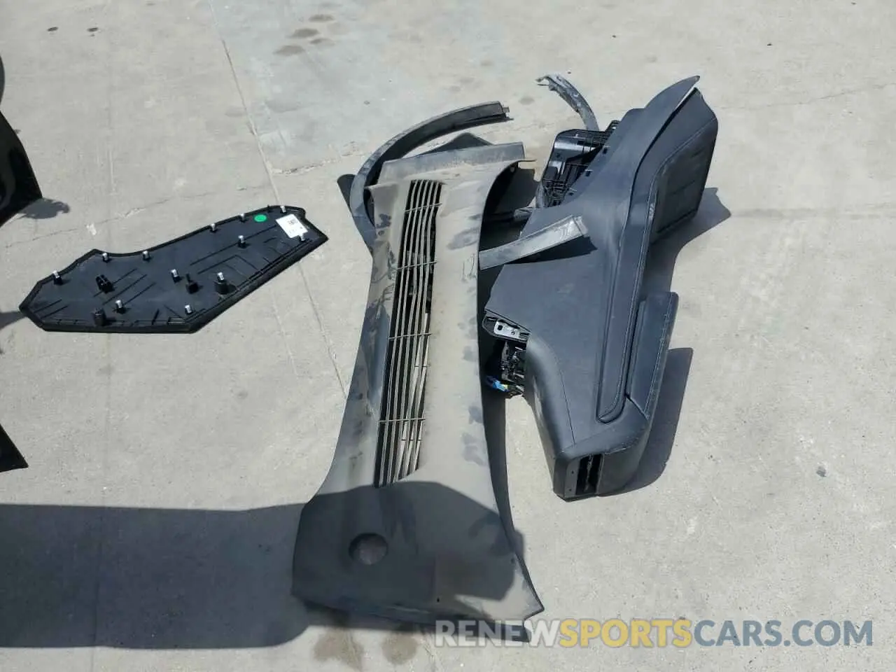 12 Photograph of a damaged car 7SAYGDEFXNF467389 TESLA MODEL Y 2022