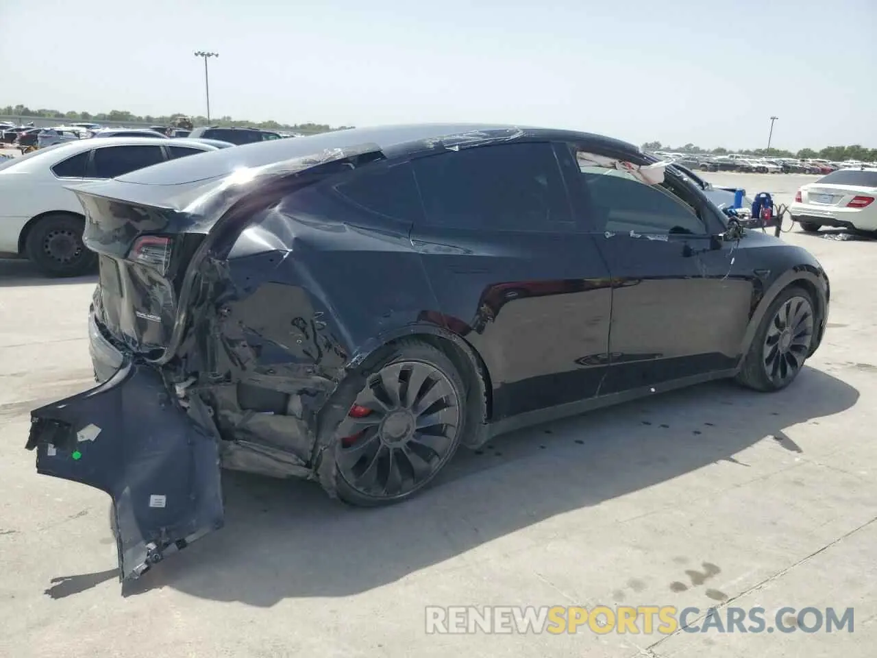 3 Photograph of a damaged car 7SAYGDEFXNF467389 TESLA MODEL Y 2022