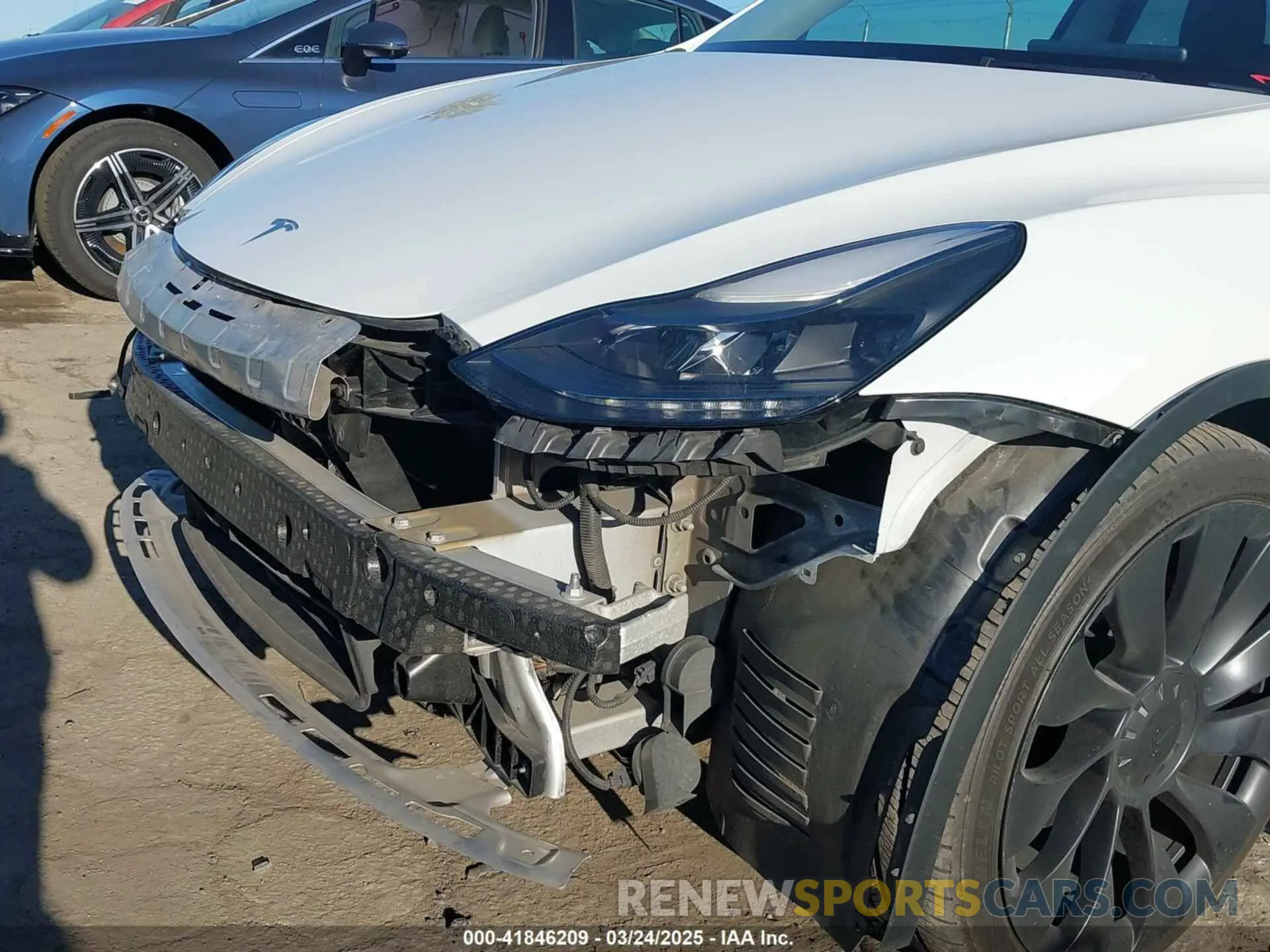 6 Photograph of a damaged car 7SAYGDEFXNF488274 TESLA MODEL Y 2022