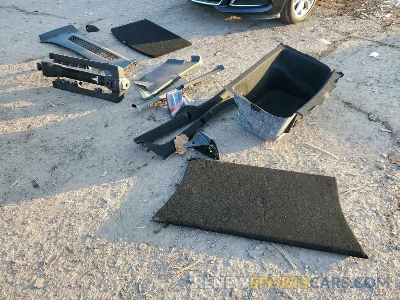 13 Photograph of a damaged car 7SAYGDEFXNF495306 TESLA MODEL Y 2022