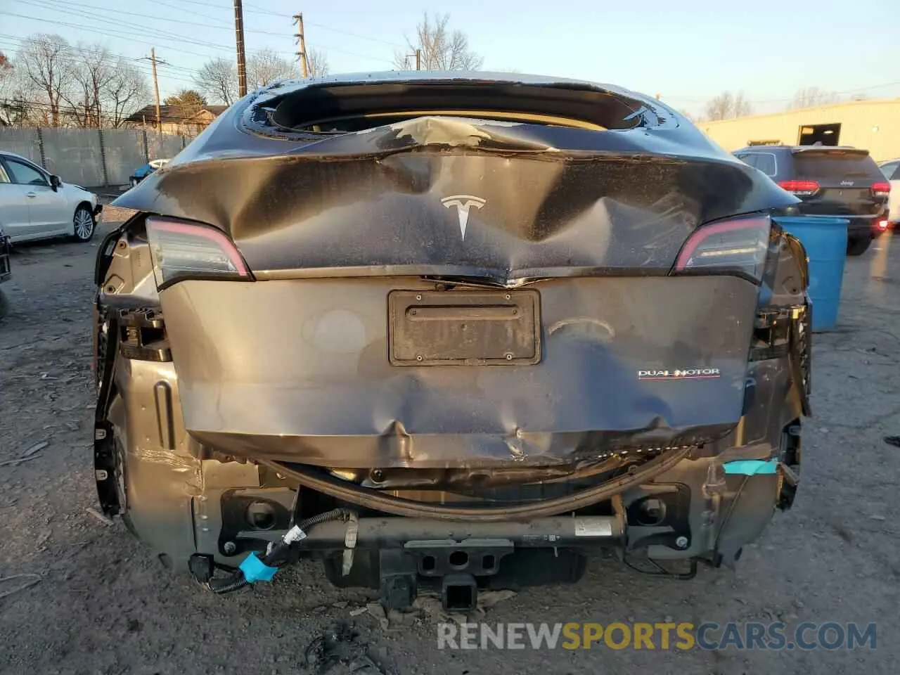 6 Photograph of a damaged car 7SAYGDEFXNF495306 TESLA MODEL Y 2022