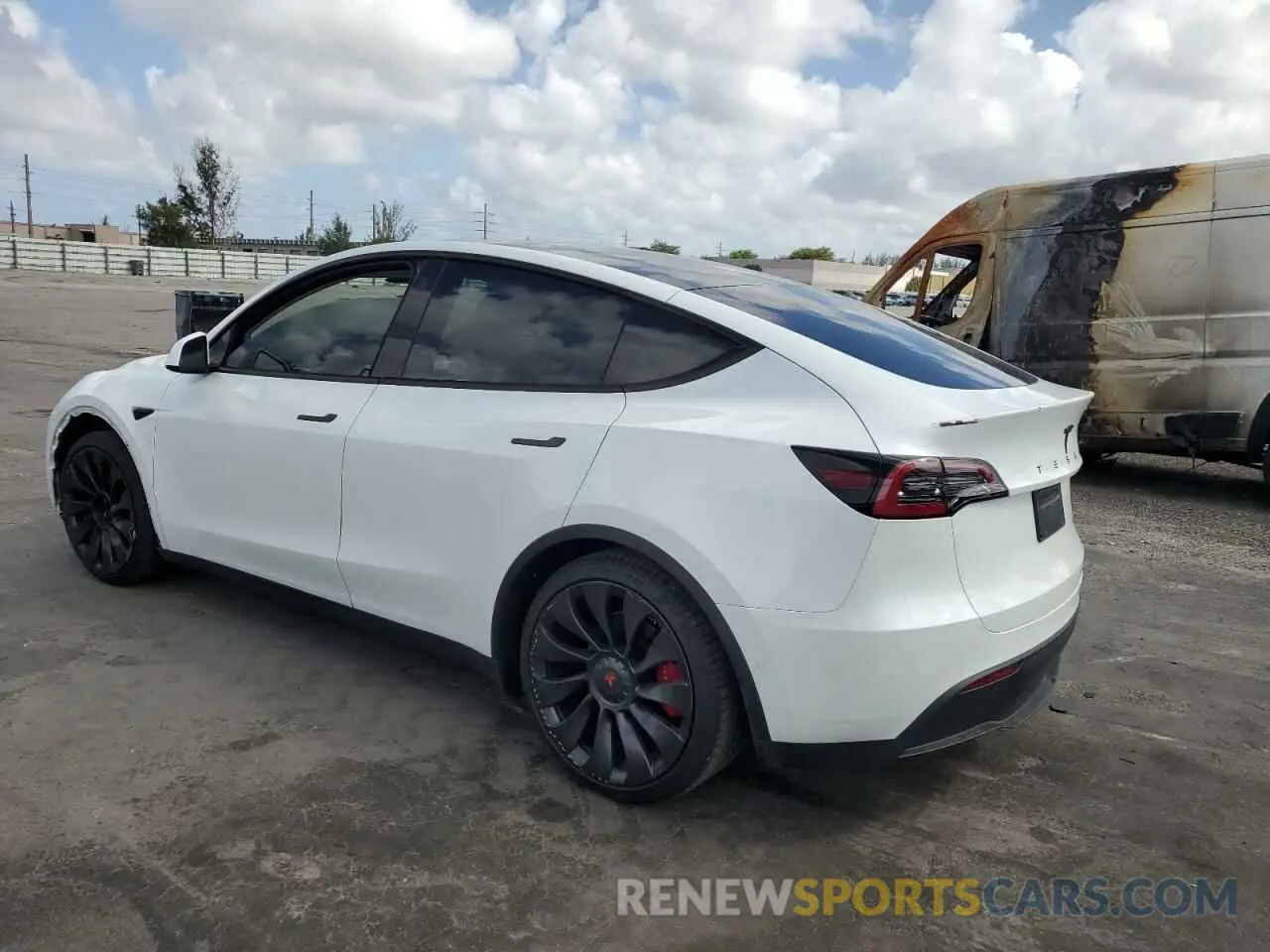 2 Photograph of a damaged car 7SAYGDEFXNF510418 TESLA MODEL Y 2022