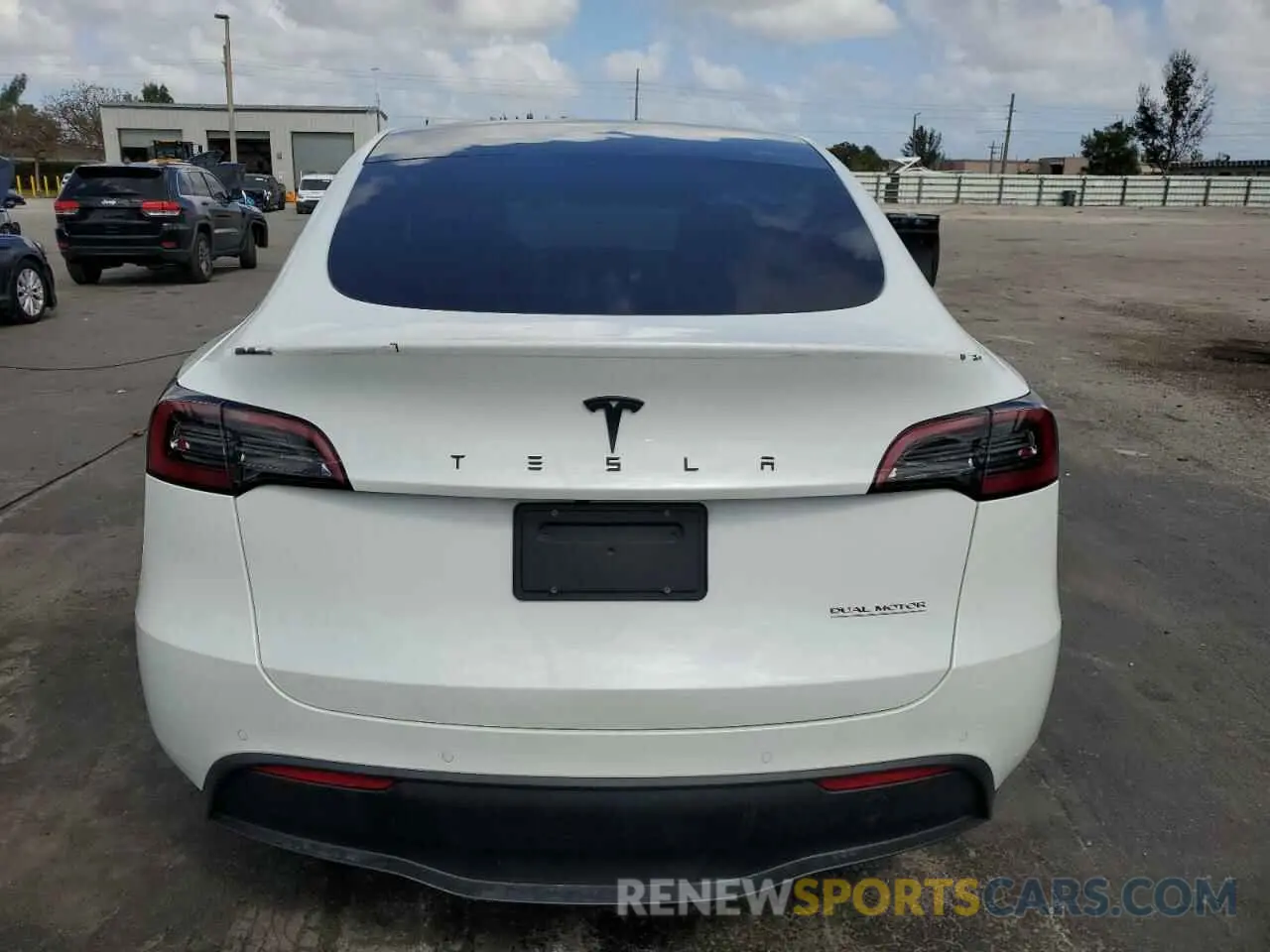 6 Photograph of a damaged car 7SAYGDEFXNF510418 TESLA MODEL Y 2022