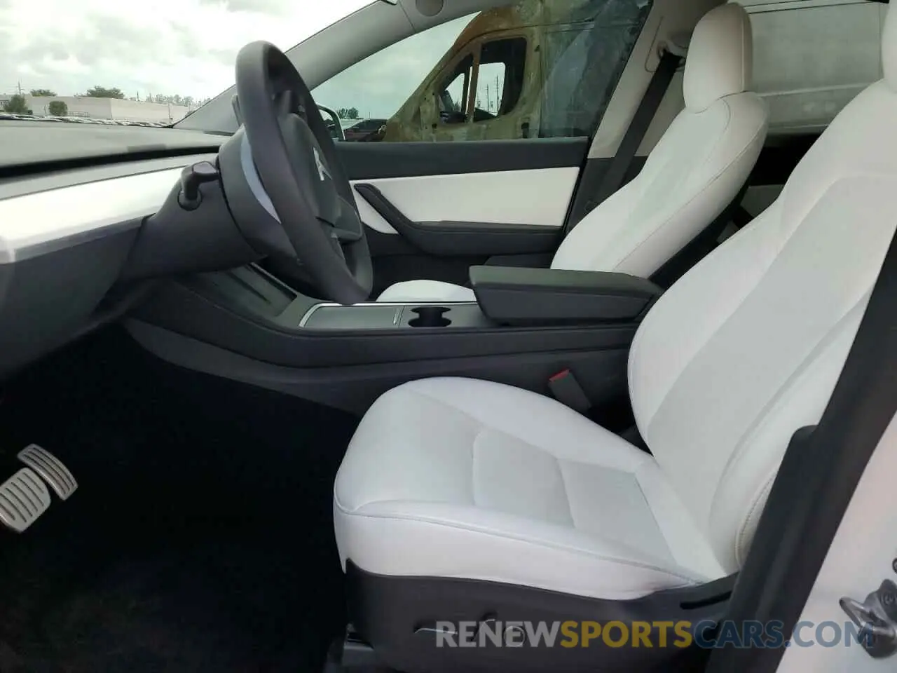 7 Photograph of a damaged car 7SAYGDEFXNF510418 TESLA MODEL Y 2022