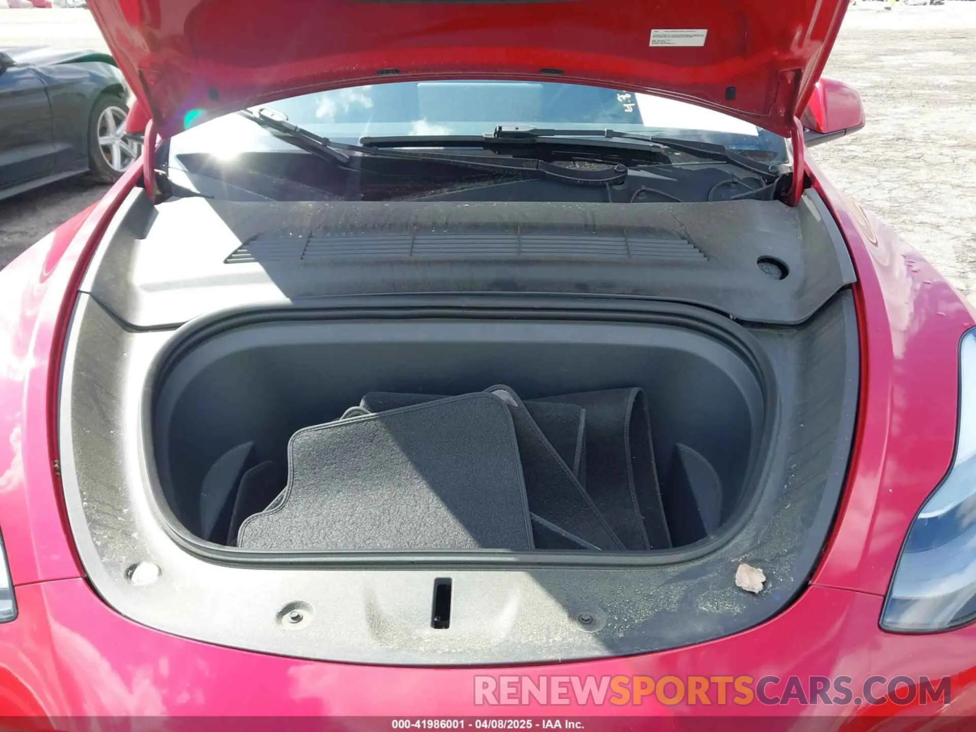 10 Photograph of a damaged car 7SAYGDEFXNF513951 TESLA MODEL Y 2022