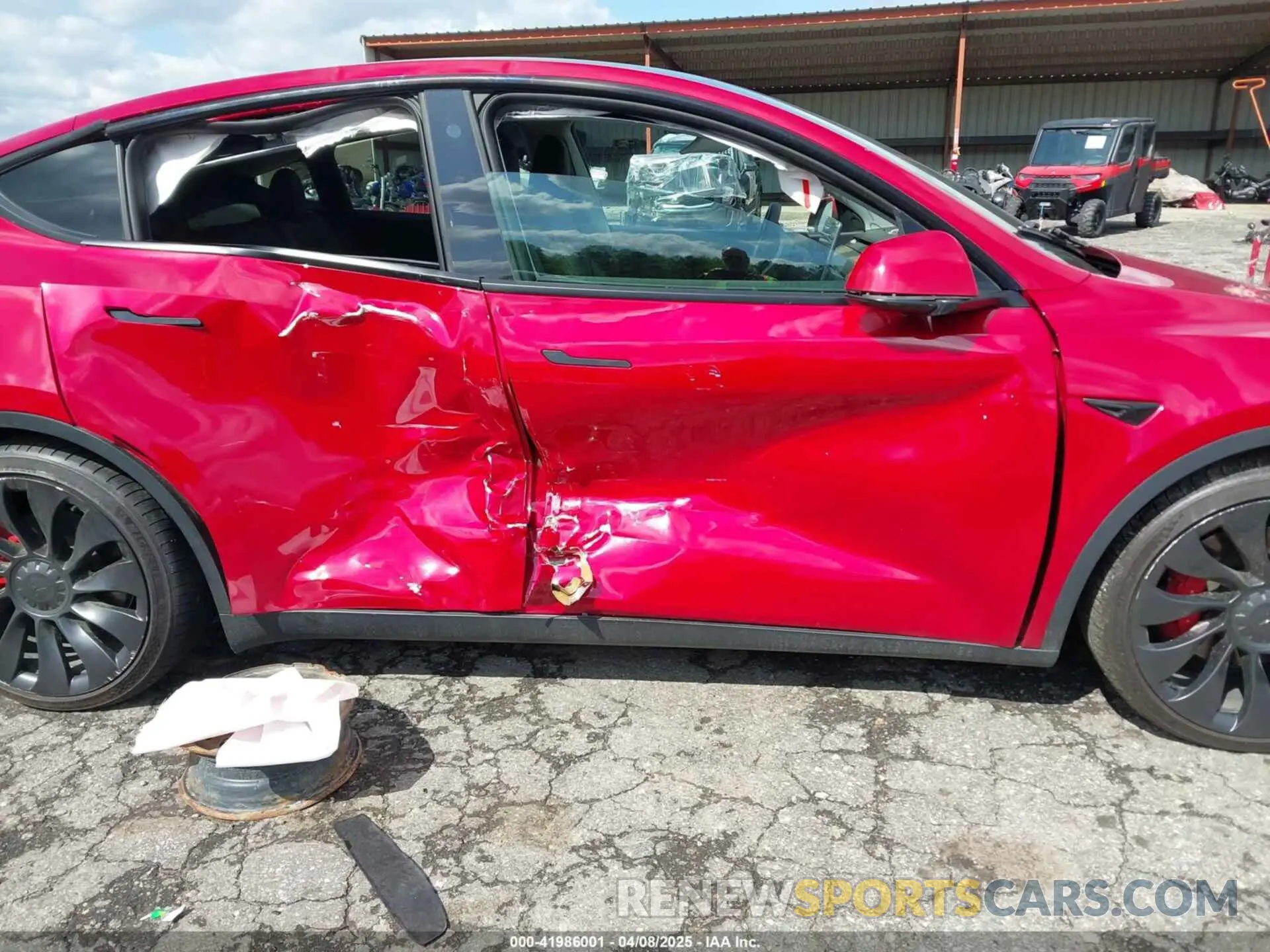 12 Photograph of a damaged car 7SAYGDEFXNF513951 TESLA MODEL Y 2022