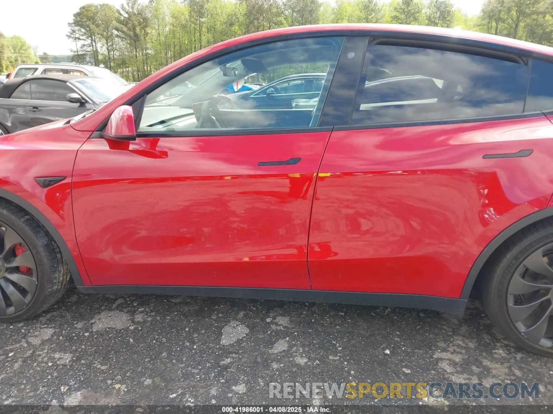 13 Photograph of a damaged car 7SAYGDEFXNF513951 TESLA MODEL Y 2022