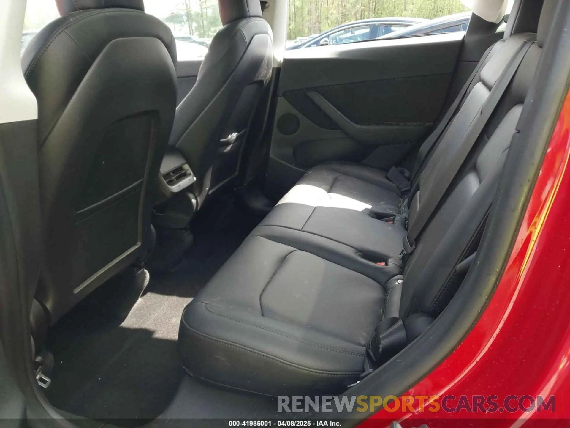 8 Photograph of a damaged car 7SAYGDEFXNF513951 TESLA MODEL Y 2022