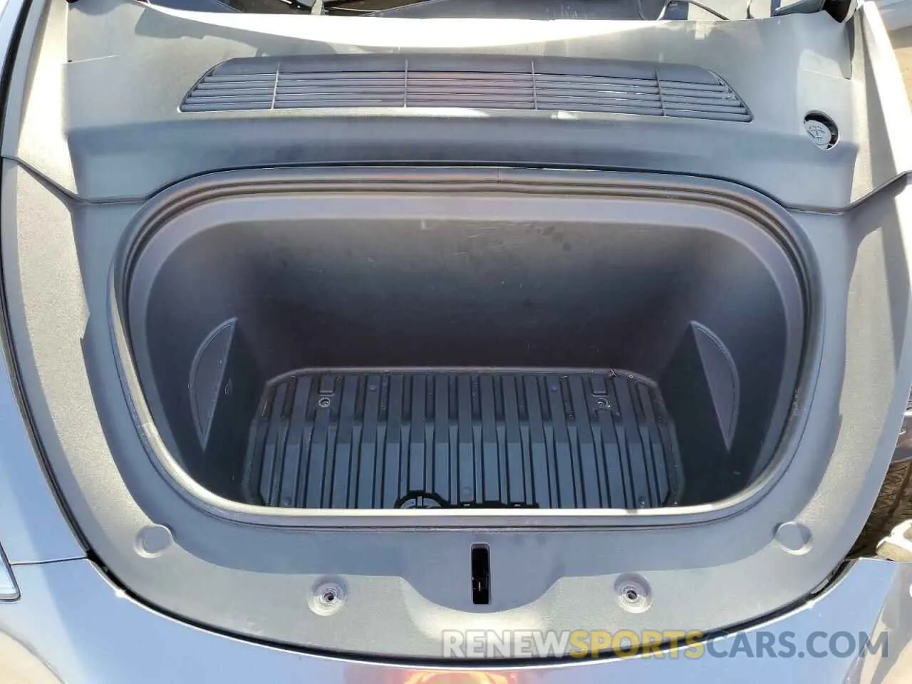 11 Photograph of a damaged car 7SAYGDEFXNF521502 TESLA MODEL Y 2022