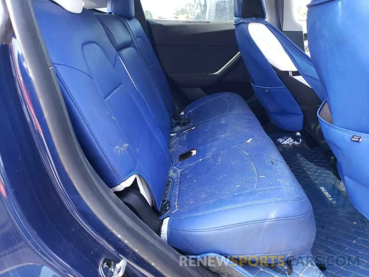 10 Photograph of a damaged car 7SAYGDEFXNF530121 TESLA MODEL Y 2022