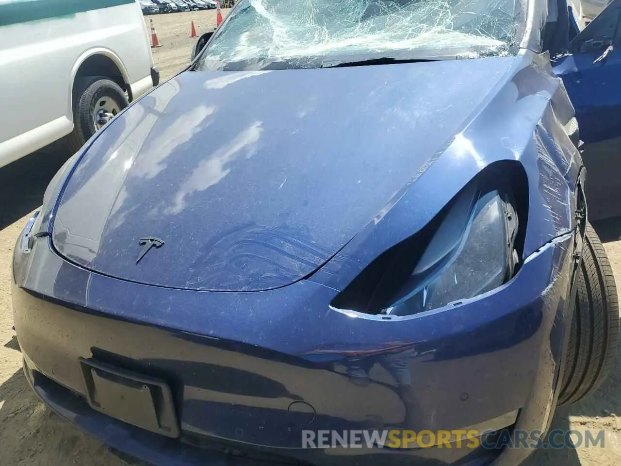 11 Photograph of a damaged car 7SAYGDEFXNF530121 TESLA MODEL Y 2022