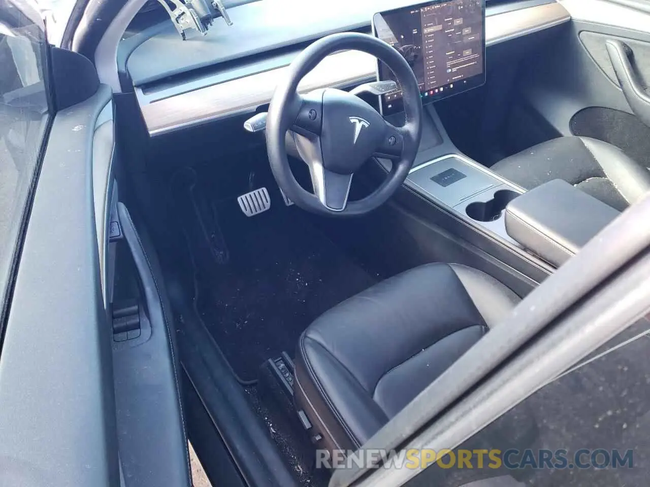 8 Photograph of a damaged car 7SAYGDEFXNF563443 TESLA MODEL Y 2022