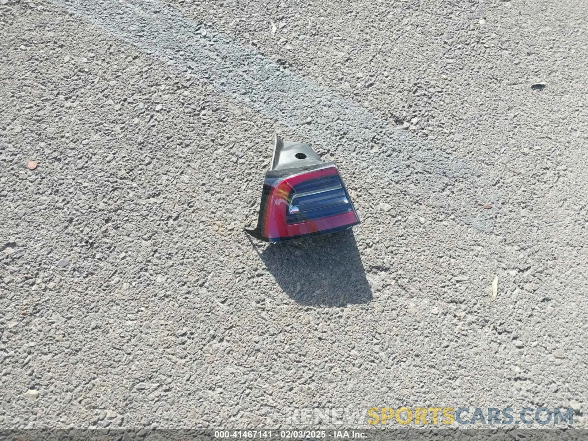 12 Photograph of a damaged car 7SAYGDEFXNF568237 TESLA MODEL Y 2022