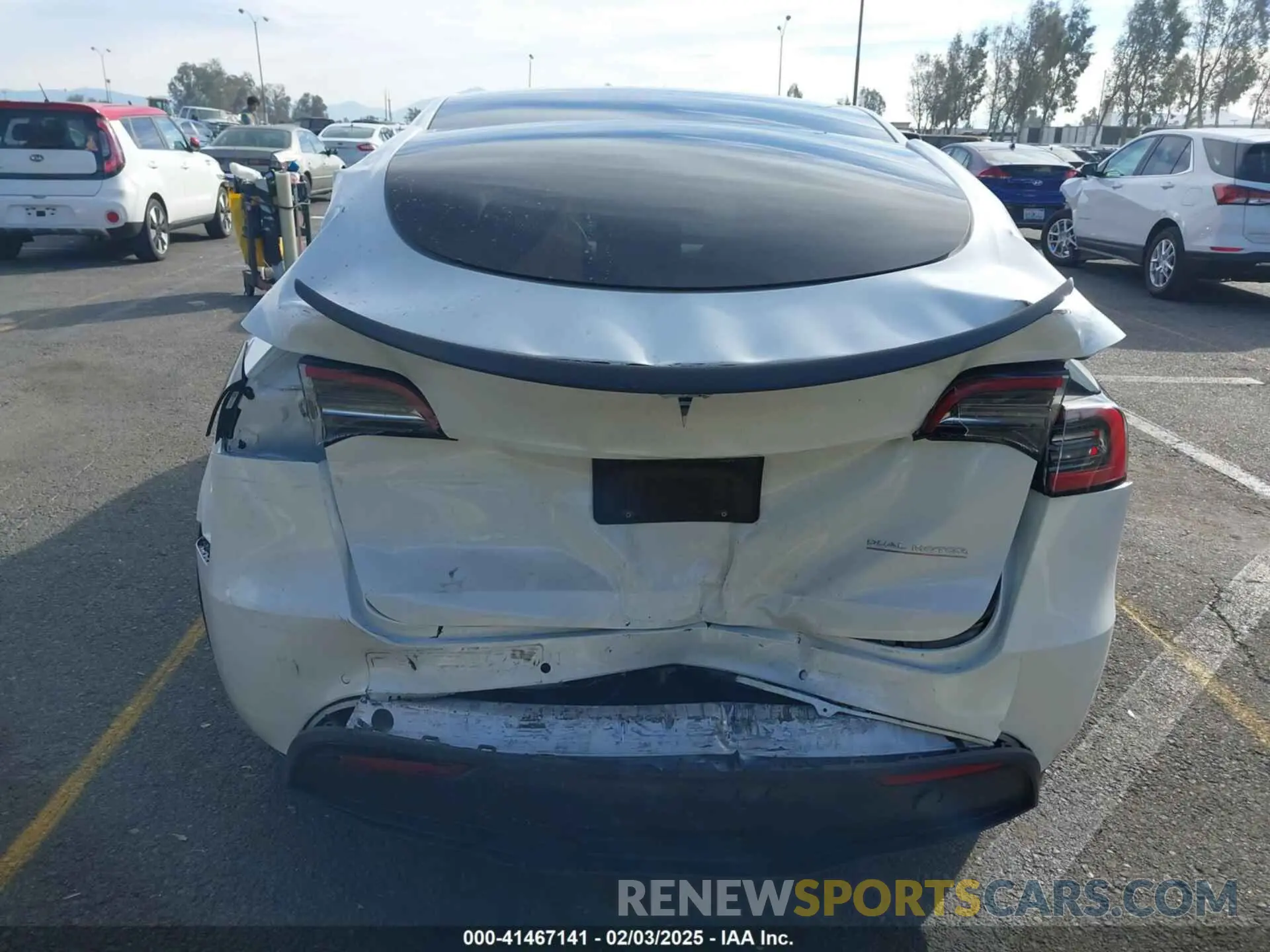 17 Photograph of a damaged car 7SAYGDEFXNF568237 TESLA MODEL Y 2022