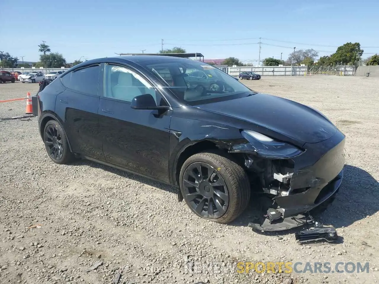 4 Photograph of a damaged car 7SAYGAEE0PF642810 TESLA MODEL Y 2023