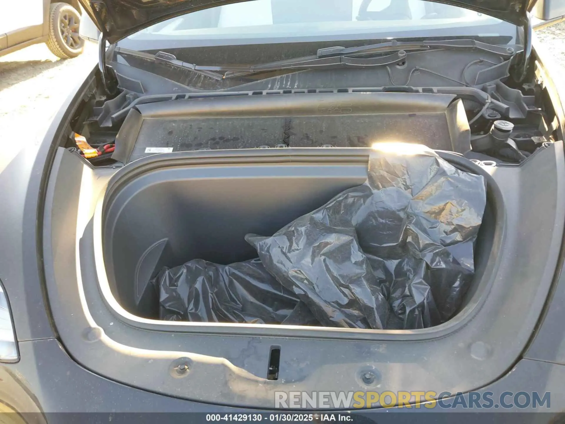 10 Photograph of a damaged car 7SAYGAEE0PF646470 TESLA MODEL Y 2023