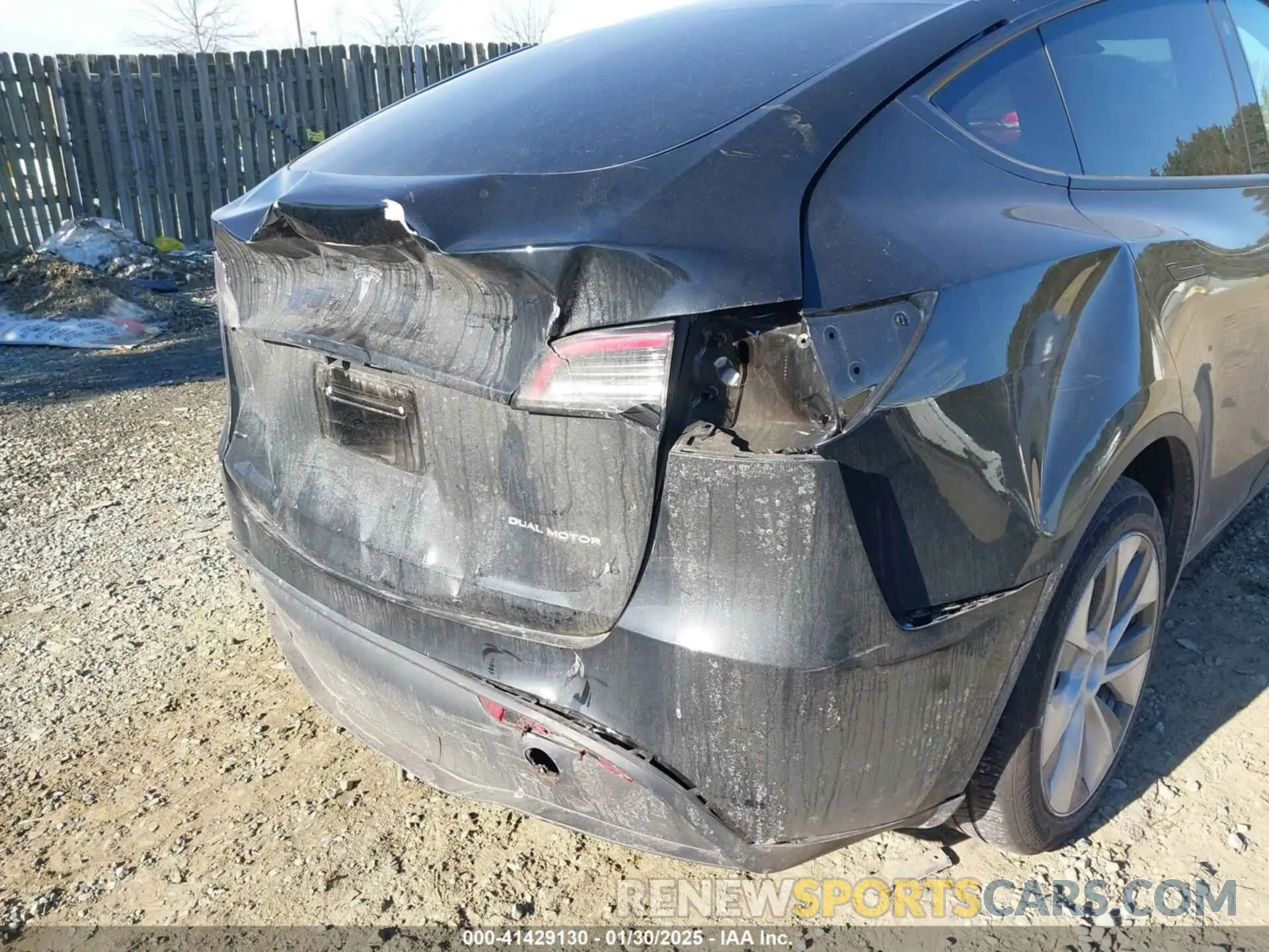 20 Photograph of a damaged car 7SAYGAEE0PF646470 TESLA MODEL Y 2023