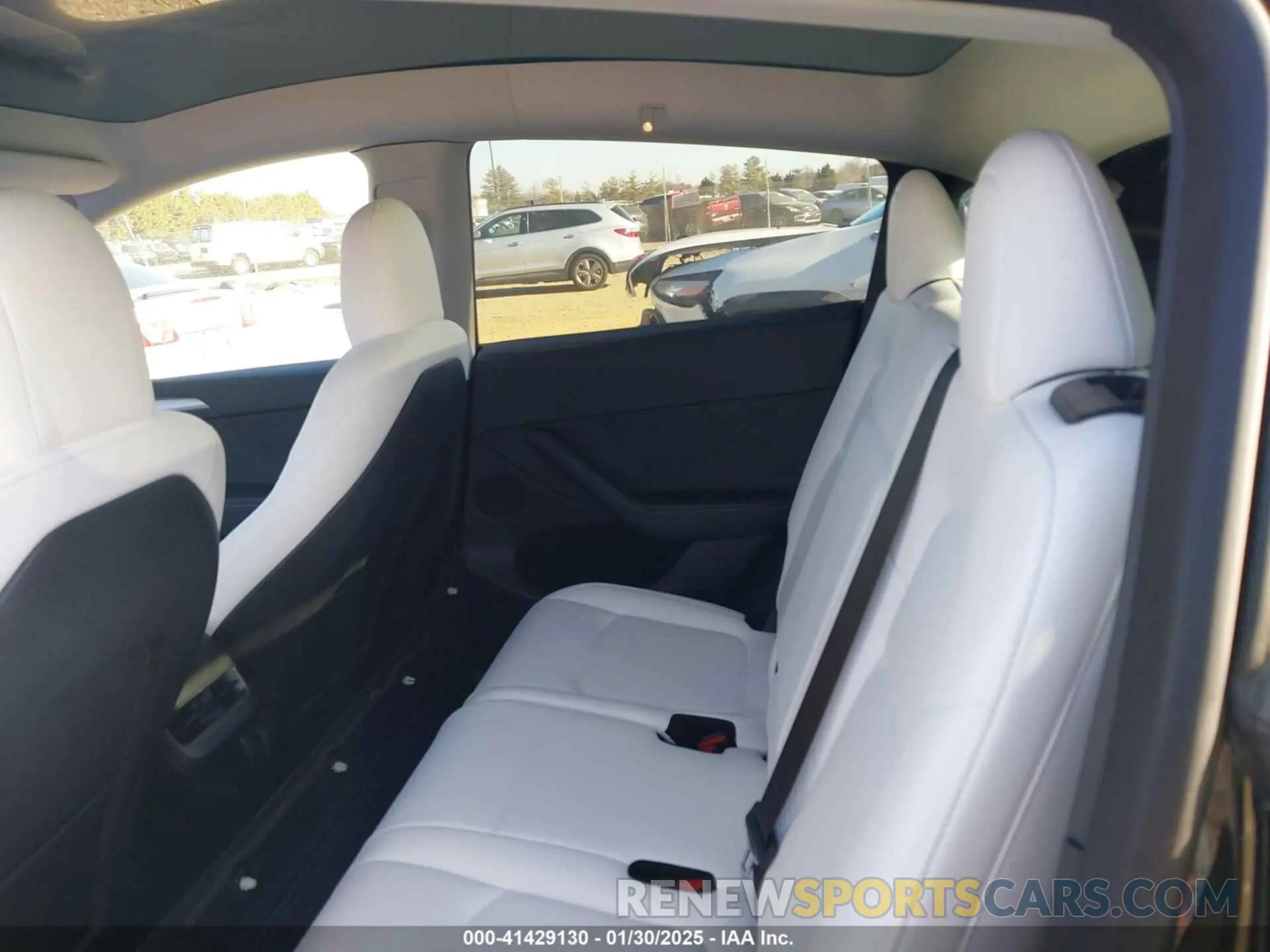 8 Photograph of a damaged car 7SAYGAEE0PF646470 TESLA MODEL Y 2023